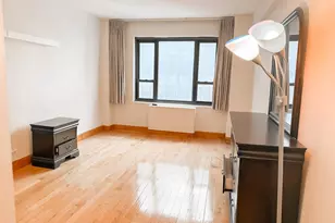 210 E 47th St, New York, NY 10017 - Photo 14