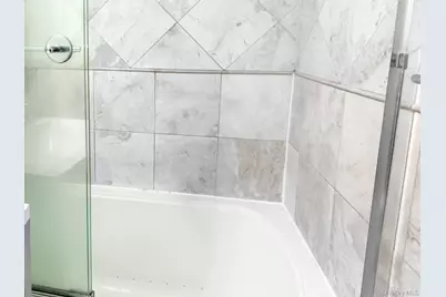 210 E 47th Street #7D, New York, NY 10017 - Photo 34