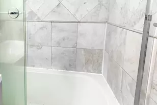 210 E 47th St, New York, NY 10017 - Photo 34