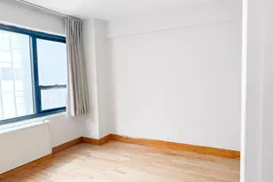 210 E 47th St, New York, NY 10017 - Photo 26