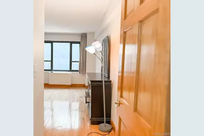 210 E 47th Street #7D, New York, NY 10017 - Photo 16