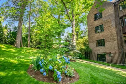 915 Wynnewood Road #G2, Pelham, NY 10803 - Photo 18