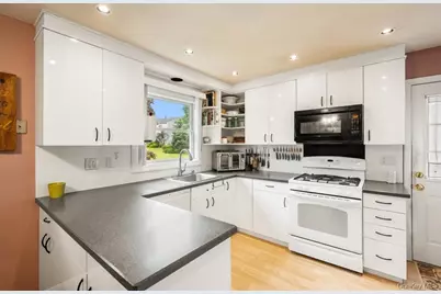 20 Lancaster Drive, Suffern, NY 10901 - Photo 10