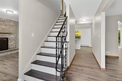 13 Farmstead Road, New Windsor, NY 12553 - Photo 4