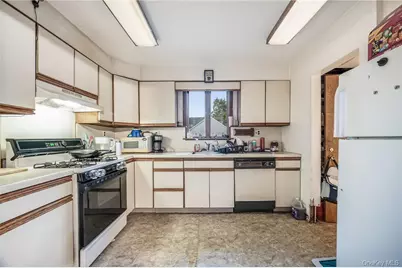 865 Commerce Street, Thornwood, NY 10594 - Photo 12