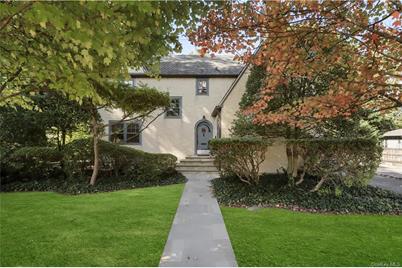 7 Roosevelt Place, Scarsdale, NY 10583 - Photo 1