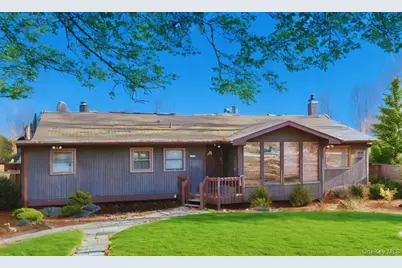 9 Country Club Lane, Airmont, NY 10952 - Photo 2