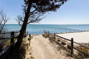 400 Wells Rd, Laurel, NY 11948 - Photo 14