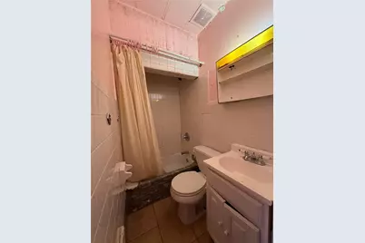 95-07 Roosevelt Avenue, Jackson Heights, NY 11372 - Photo 8