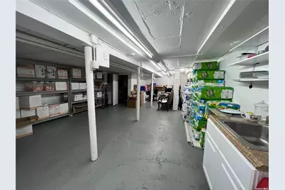 95-07 Roosevelt Avenue, Jackson Heights, NY 11372 - Photo 2