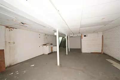 95-07 Roosevelt Avenue, Jackson Heights, NY 11372 - Photo 2