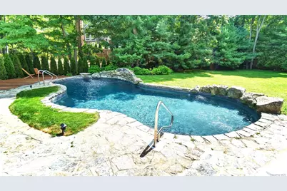 4 Scrimshaw Drive, Southampton, NY 11968 - Photo 2