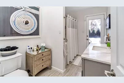 60 Lynncliff Road, Hampton Bays, NY 11946 - Photo 34