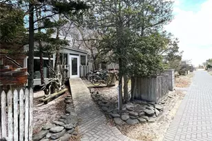 50 Homesite Walk, Seaview, NY 11770 - Photo 16