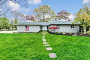 8 Coolidge Ln, East Quogue, NY 11942 - Photo 2