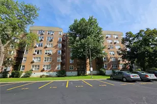 18-70 211th St, Bayside, NY 11360 - Photo 24