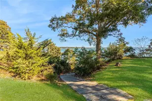 189 Old Harbor Rd, New Suffolk, NY 11956 - Photo 22