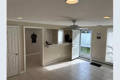 18 Maylen Drive, Brentwood, NY 11717 - Photo 10