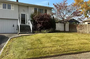 18 Maylen Dr, Brentwood, NY 11717 - Photo 2