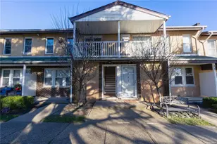 298 Artist Lake Dr, Middle Island, NY 11953 - Photo 10