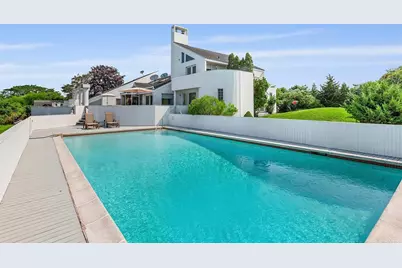 11 Watersedge Ct, Westhampton Beach, NY 11978 - Photo 2