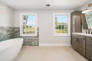 47 Laurel Ln, Locust Valley, NY 11560 - Photo 32