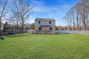 19 Wards Ln, Bellport, NY 11713 - Photo 4