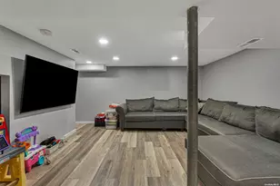 19 Wards Ln, Bellport, NY 11713 - Photo 28