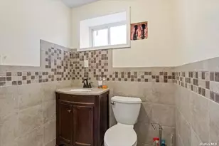 142-25 Latham Ln, Jamaica, NY 11434 - Photo 12