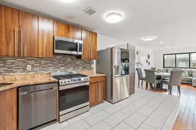 142-25 Latham Lane, Jamaica, NY 11434 - Photo 2