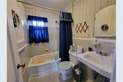 47 Gates Avenue, Malverne, NY 11565 - Photo 8