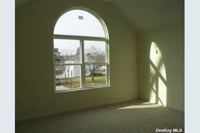 427 Macdonald Avenue, Bellport, NY 11713 - Photo 18