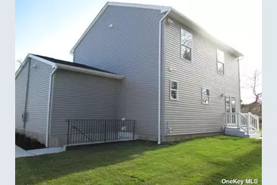 427 Macdonald Avenue, Bellport, NY 11713 - Photo 6