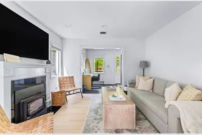 6 West End Avenue, East Quogue, NY 11942 - Photo 4