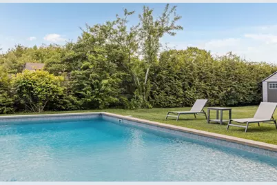 6 West End Avenue, East Quogue, NY 11942 - Photo 14
