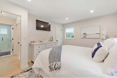 104 W Tiana Road, Hampton Bays, NY 11946 - Photo 8