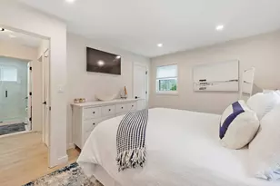 104 W Tiana Rd, Hampton Bays, NY 11946 - Photo 8