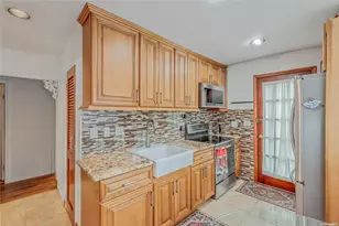 815 Americus Ave, Patchogue, NY 11772 - Photo 12