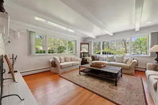 1800 Westphalia Rd, Mattituck, NY 11952 - Photo 12