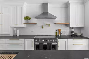 870 Stars Rd, East Marion, NY 11939 - Photo 4