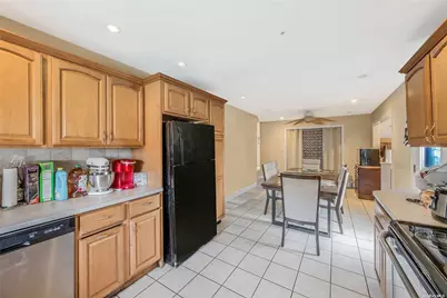 263 N Park Drive, Massapequa, NY 11758 - Photo 12