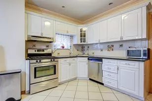 88-27 196th St, Hollis, NY 11423 - Photo 18