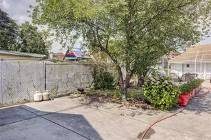 88-27 196th St, Hollis, NY 11423 - Photo 4