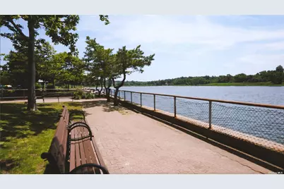 218 Middle Neck Road #205, Great Neck, NY 11021 - Photo 28