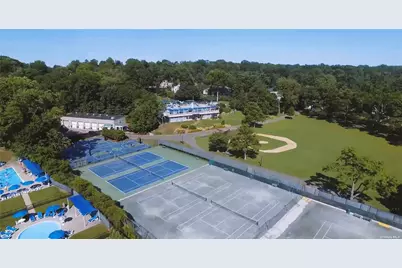 218 Middle Neck Road #203, Great Neck, NY 11021 - Photo 24