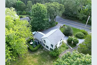 190 S Country Road, Remsenburg, NY 11960 - Photo 18