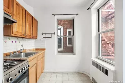 110-34 73rd Road #5K, Forest Hills, NY 11375 - Photo 6