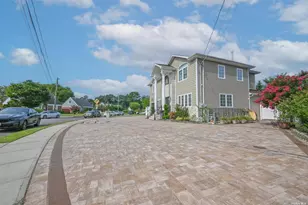 1056 North Dr, Merrick, NY 11566 - Photo 2