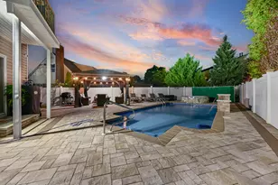 1056 North Dr, Merrick, NY 11566 - Photo 38