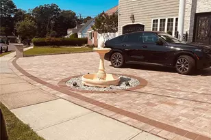 1056 North Dr, Merrick, NY 11566 - Photo 4